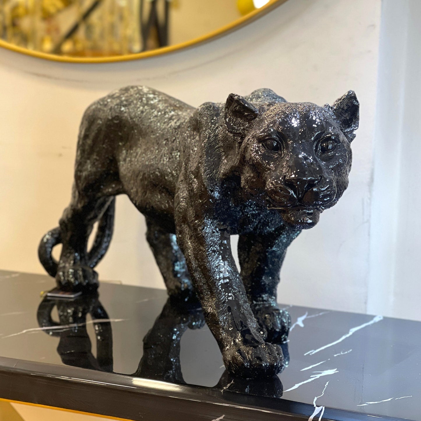 Tiger sculpture A453