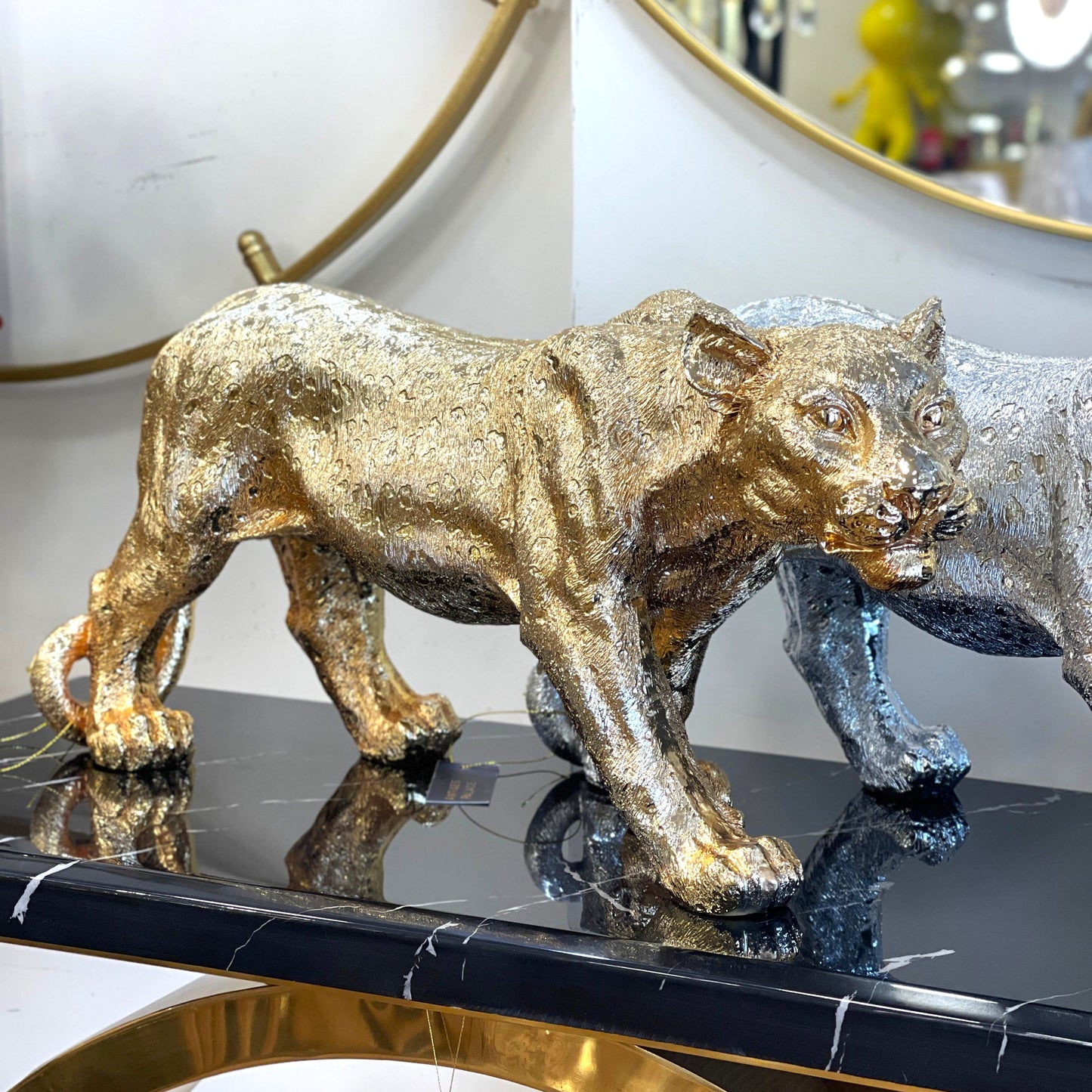 Tiger sculpture A453