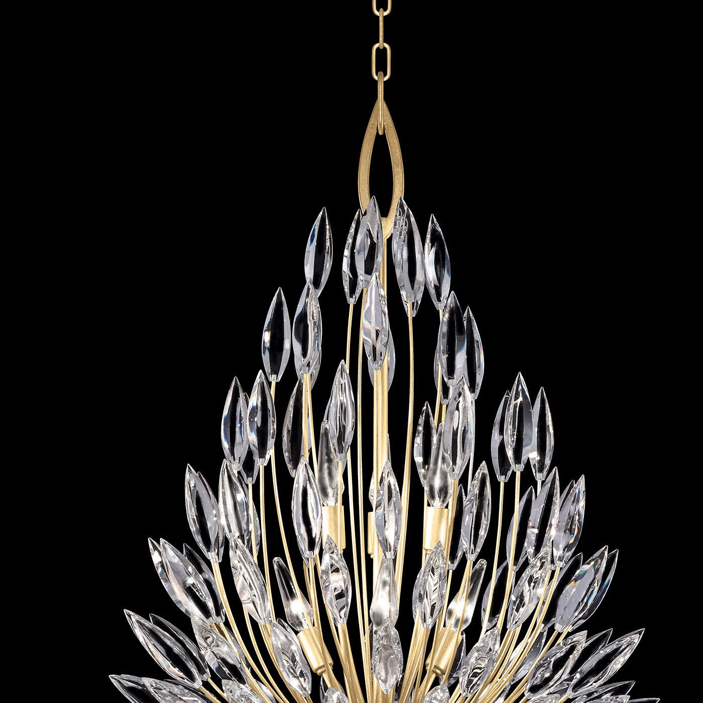 Pendant in gold leaf finish with graceful bouquets of faceted crystal that create a naturally elegant lighting effect. 2022336A