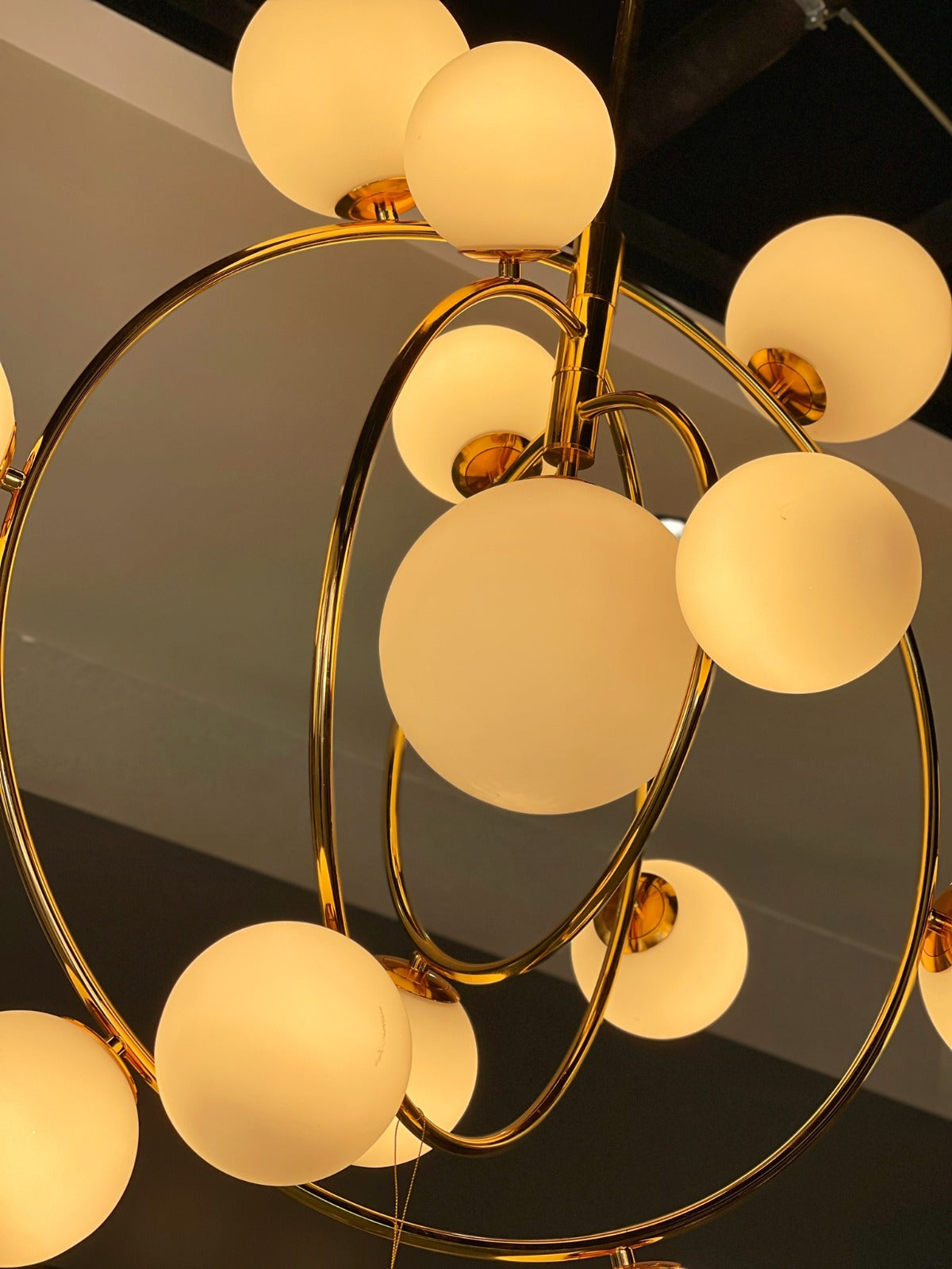 Mid century modern Chandelier 13-globes, Italy 1950s Mid-20th century