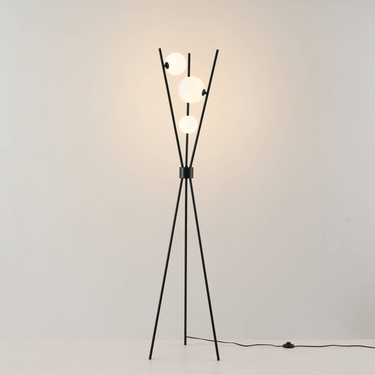 Black tripod floor lamp RL9265